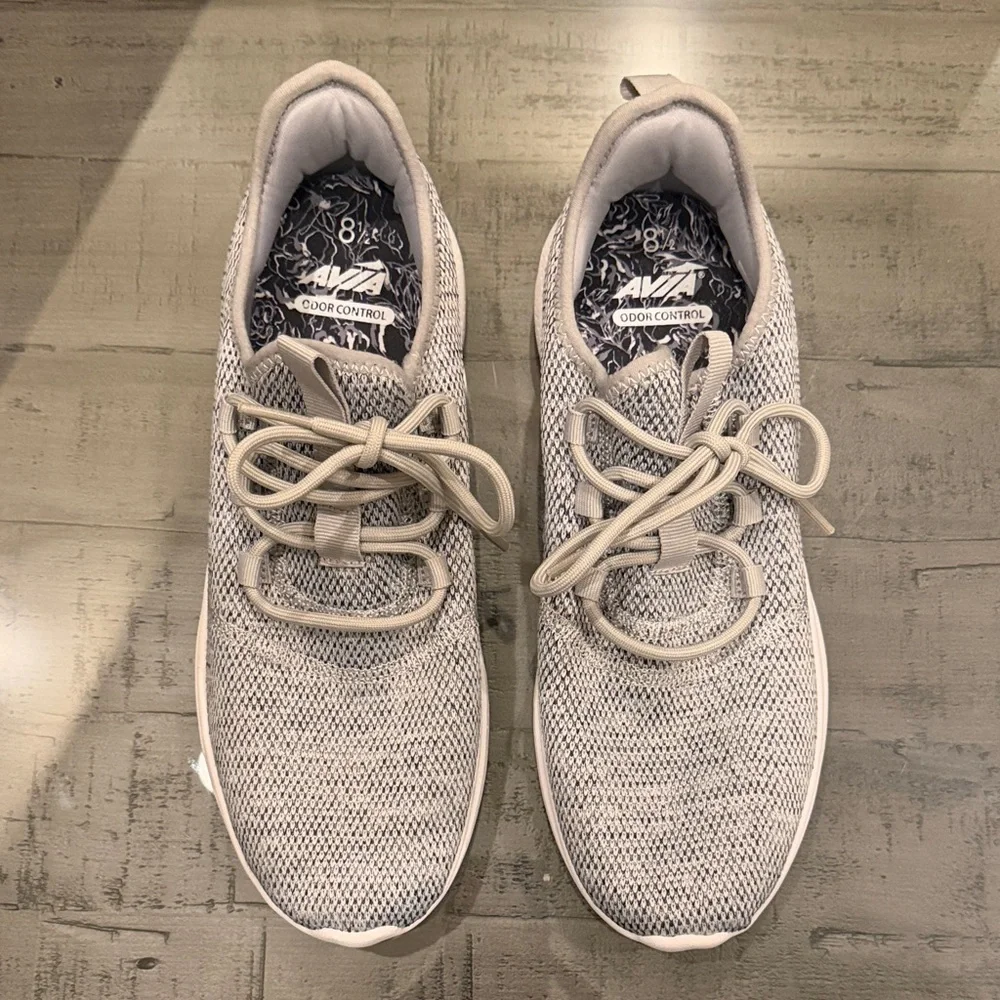 Avia Light Gray Athletic Shoes. Casual Every Day Shoe Womens 8.5. Minimal wear. - Picture 3 of 10